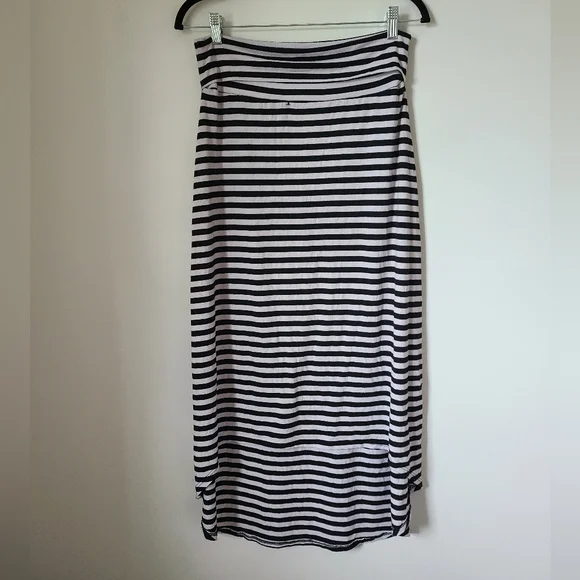 Skirt - Picture 1 of 2